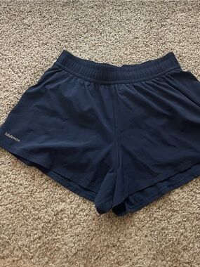 lululemon pace crush high rise shorts 2.5